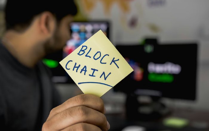 Article Image for Blockchain Applications Beyond Cryptocurrency  