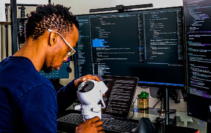 Article Image for Career Resilience in Automation Age