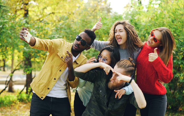 Article Image for Managing Millennials and Gen Z Together  